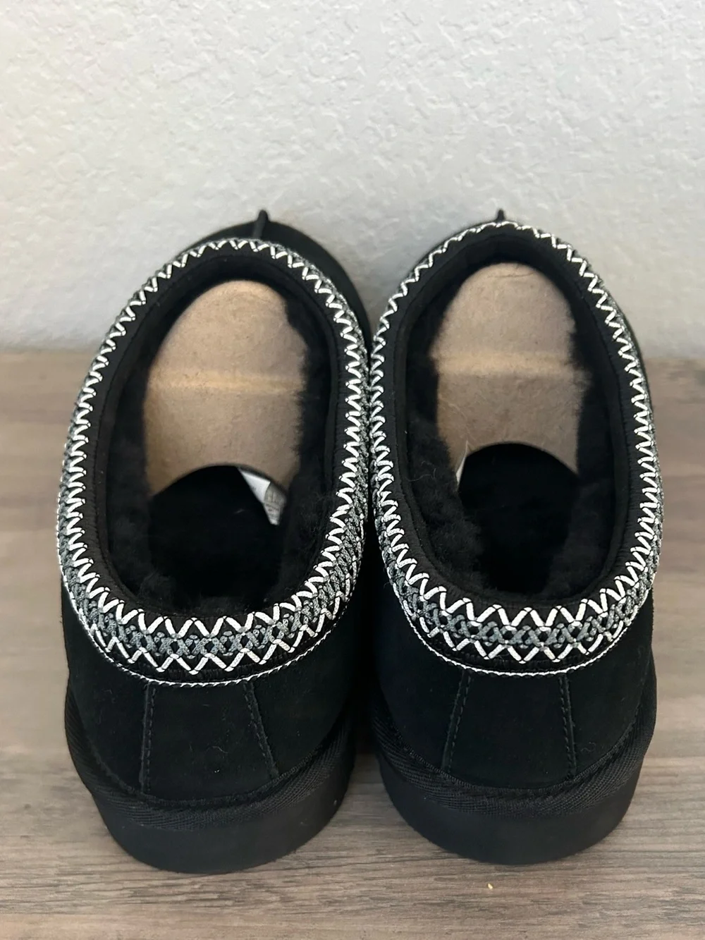UGG TASMAN BLACK SUEDE SHEEPSKIN CLASSIC MEN'S SLIPPERS SIZE US 14/UK 13 NEW
